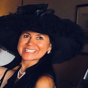 Meet your Posher, Dena